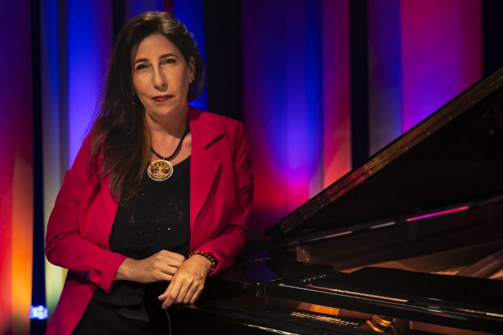 Deborah Levy - piano
